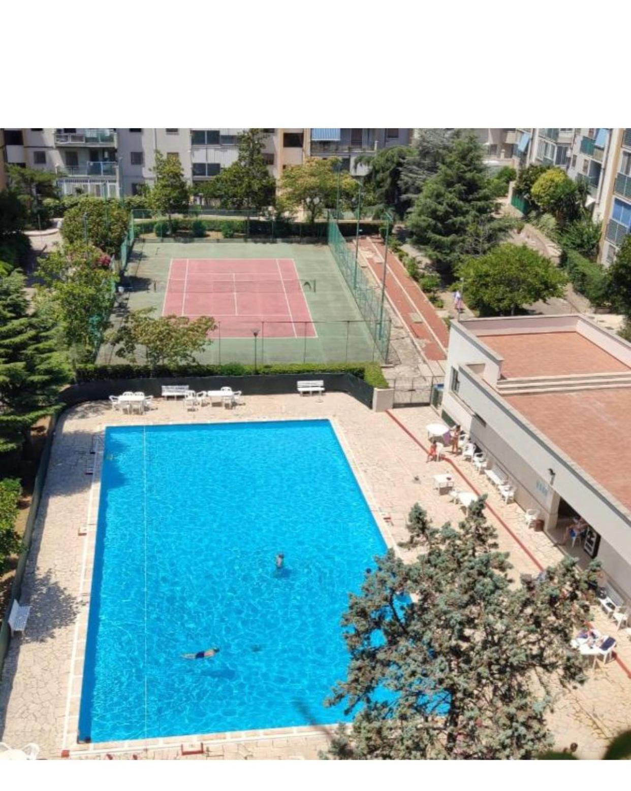 Luxus P4T Family 3 Bedroom With Pool, Tennis Court And Sauna Brindisi Buitenkant foto